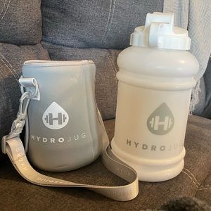 White Hydrojug with Gray Sleeve